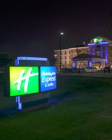 Holiday Inn Express & Stes Detroit North