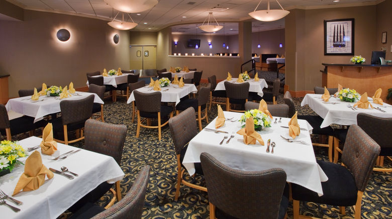 <b>Crowne Plaza Virginia Beach Town Center Restaurant</b>. Images powered by <a href="https://www.leonardoworldwide.com/" title="Leonardo Worldwide" target="_blank">Leonardo</a>.