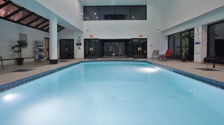 Crowne Plaza Virginia Beach Town Center Pool