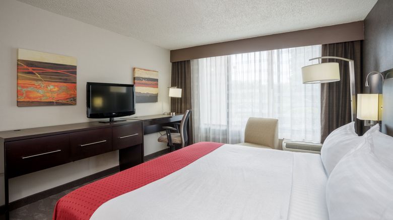 <b>Holiday Inn Harrisburg-Hershey Hotel Room</b>. Images powered by <a href="https://www.leonardoworldwide.com/" title="Leonardo Worldwide" target="_blank">Leonardo</a>.
