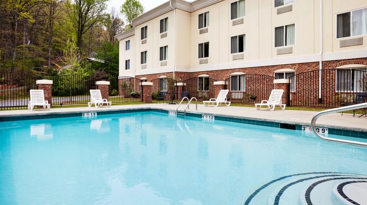 Holiday Inn Express Hotel & Suites Pool