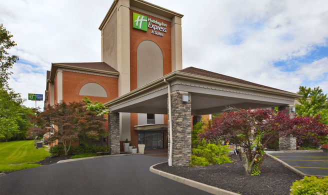 Holiday Inn Express Exterior