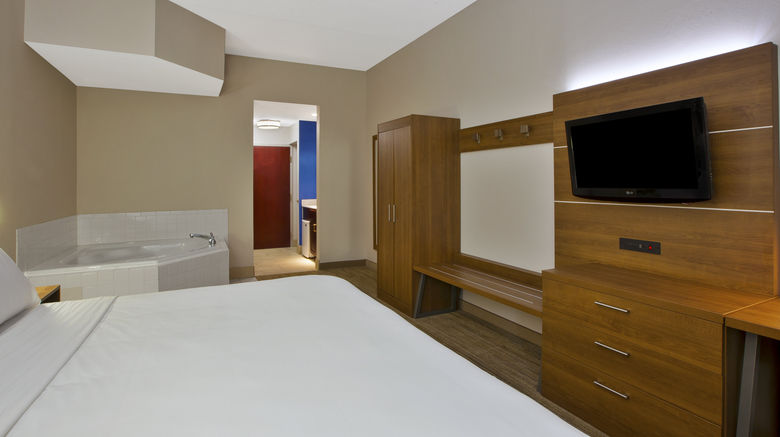 <b>Holiday Inn Express Suite</b>. Images powered by <a href="https://www.leonardoworldwide.com/" title="Leonardo Worldwide" target="_blank">Leonardo</a>.