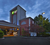 Holiday Inn Express Exterior