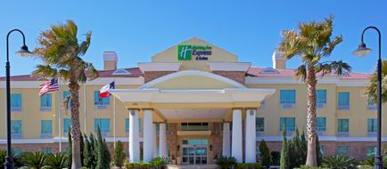 Holiday Inn Express & Suites Pearland Exterior