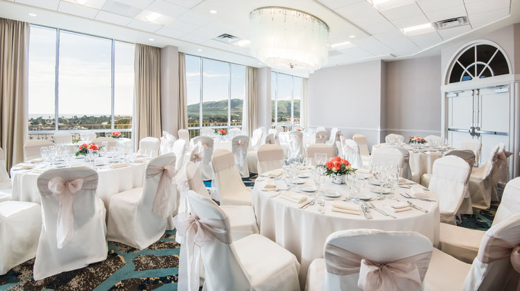 Crowne Plaza Ventura Beach Ballroom