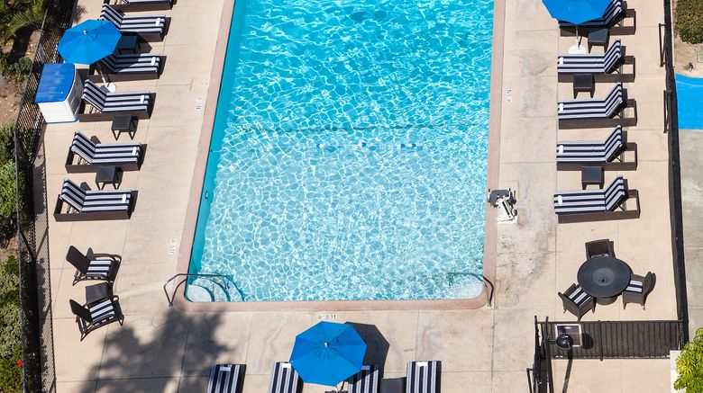 <b>Crowne Plaza Ventura Beach Pool</b>. Images powered by <a href="https://www.leonardoworldwide.com/" title="Leonardo Worldwide" target="_blank">Leonardo</a>.