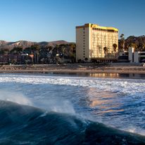 Crowne Plaza Ventura Beach