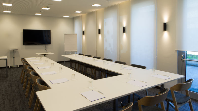 <b>Holiday Inn Express Geneva Airport Meeting</b>. Images powered by <a href="https://www.leonardoworldwide.com/" title="Leonardo Worldwide" target="_blank">Leonardo</a>.