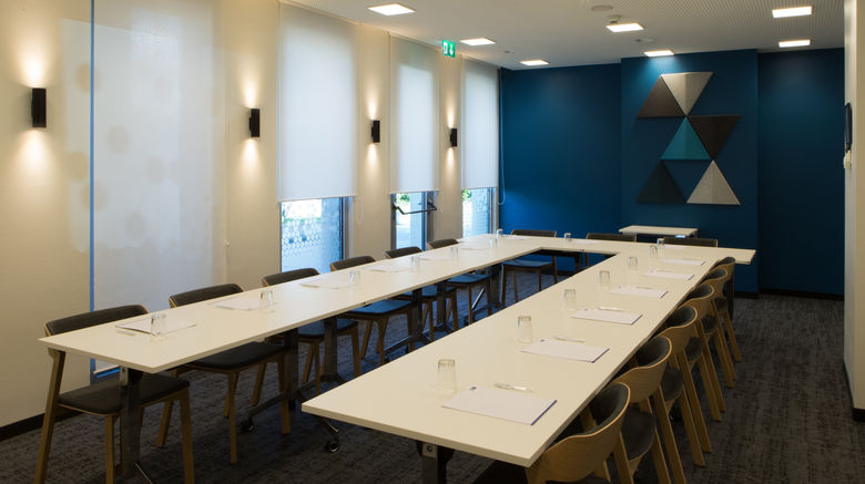 <b>Holiday Inn Express Geneva Airport Meeting</b>. Images powered by <a href="https://www.leonardoworldwide.com/" title="Leonardo Worldwide" target="_blank">Leonardo</a>.