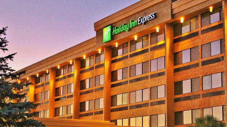 Holiday Inn Express Flagstaff Exterior