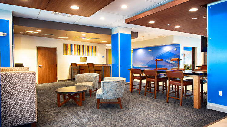Holiday Inn Express & Stes SW Sharpstown Lobby
