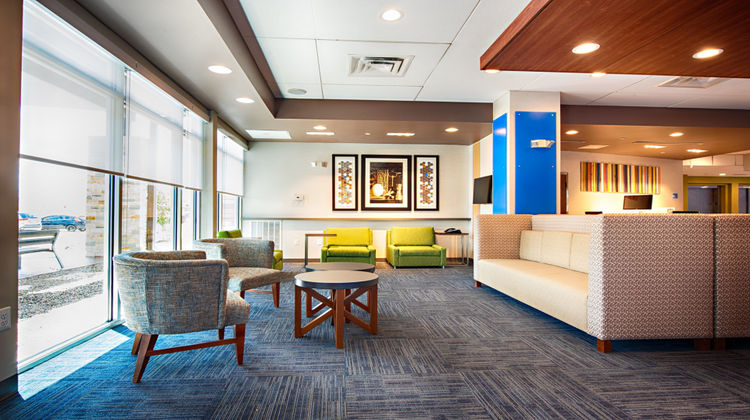 Holiday Inn Express & Stes SW Sharpstown Lobby