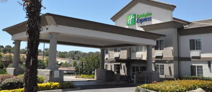 Holiday Inn Express Exterior