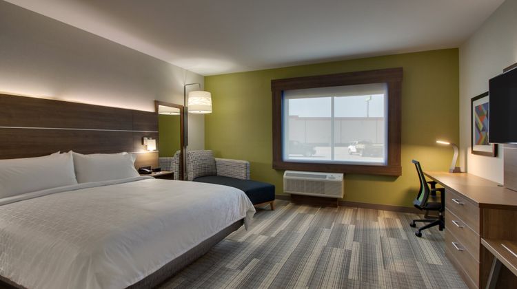Holiday Inn Express Lexington East Room