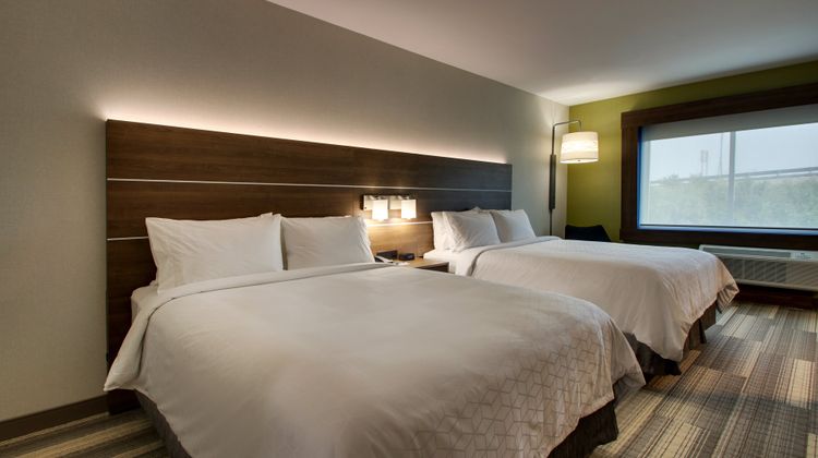 Holiday Inn Express Lexington East Room