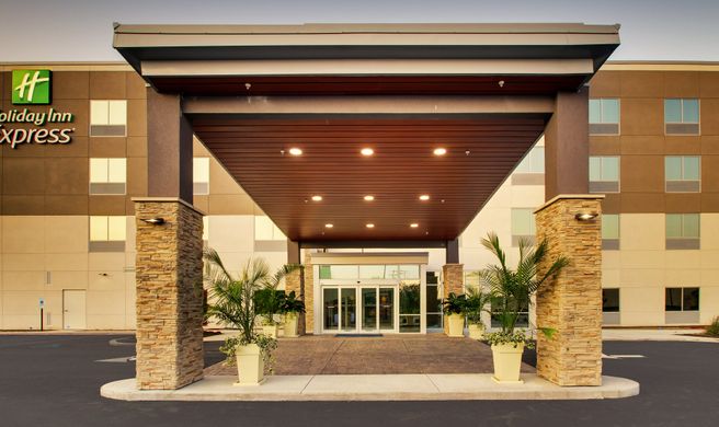 Holiday Inn Express Lexington East Exterior
