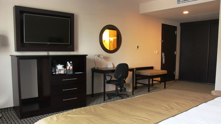 Holiday Inn Mexico Santa Fe Room