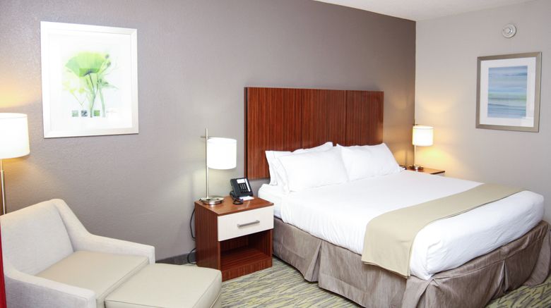 <b>Holiday Inn Express & Suites Room</b>. Images powered by <a href="https://www.leonardoworldwide.com/" title="Leonardo Worldwide" target="_blank">Leonardo</a>.
