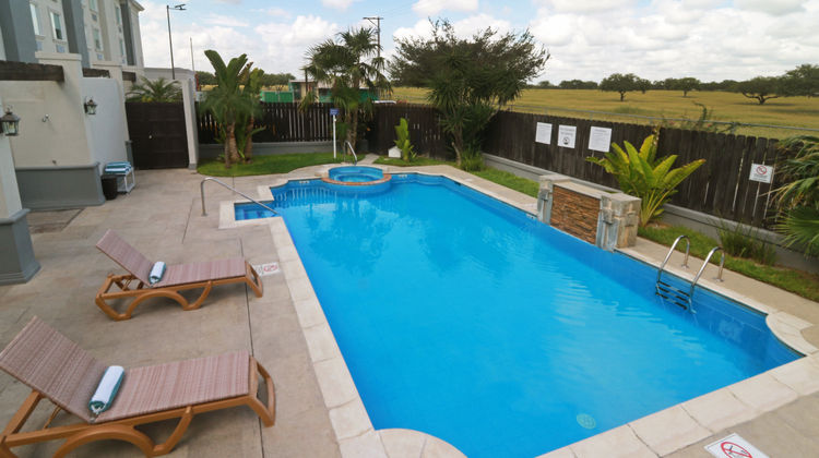 Holiday Inn Reynosa Industrial Poniente Pool
