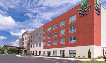 Holiday Inn Express Suites Farmville