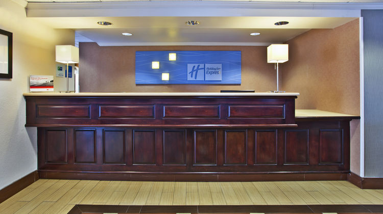 Holiday Inn Express Hotel & Suites Lobby