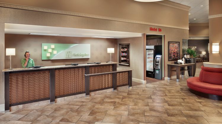 Holiday Inn Dubuque-Galena Lobby