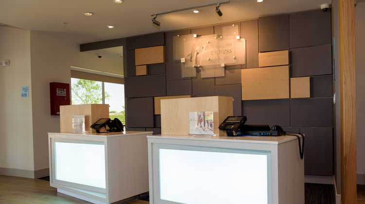 Holiday Inn Express/Suites Craig Ranch Lobby