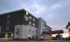 Holiday Inn Express/Suites Craig Ranch