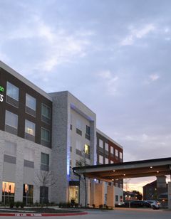 Holiday Inn Express/Suites Craig Ranch