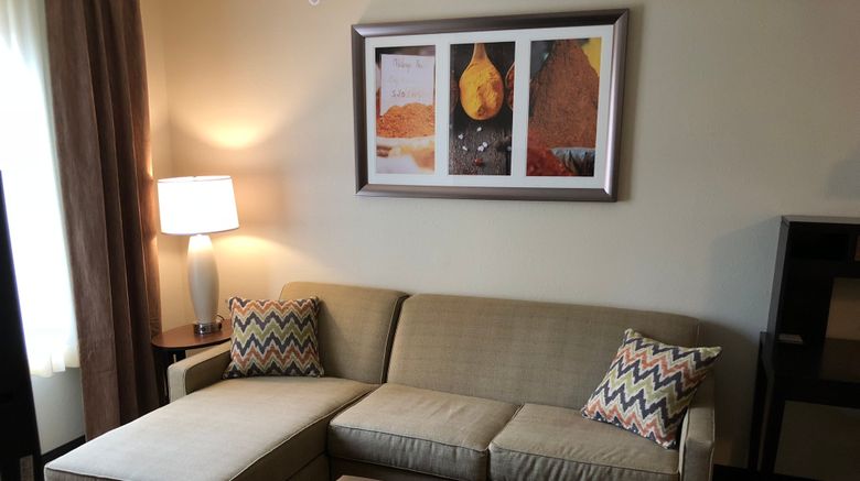 <b>Staybridge Suites Grand Rapids Airport Room</b>. Images powered by <a href="https://www.leonardoworldwide.com/" title="Leonardo Worldwide" target="_blank">Leonardo</a>.