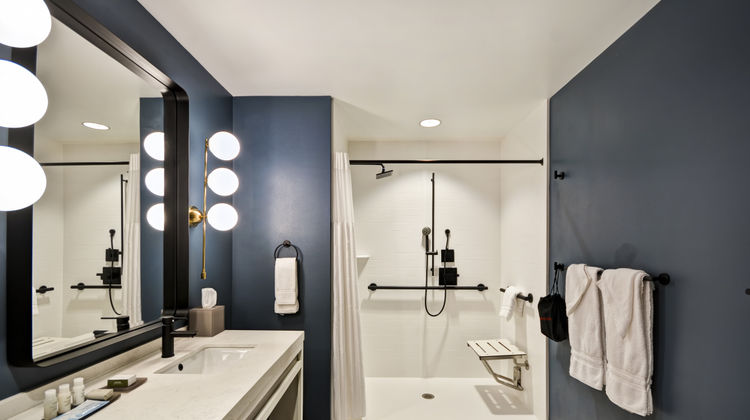 Hotel Indigo Kansas City-The Crossroads Room