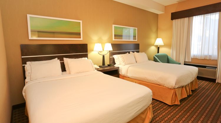 Holiday Inn Express Hotel & Suites Room