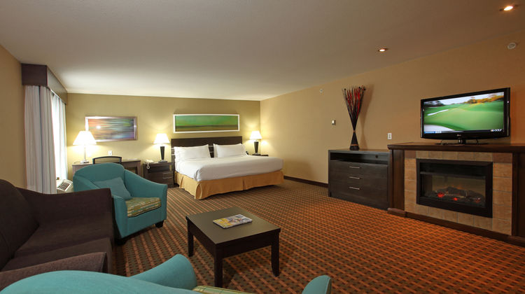 Holiday Inn Express Hotel & Suites Suite