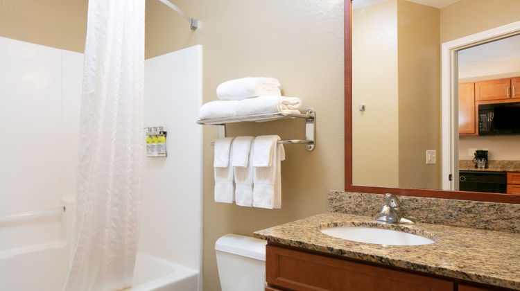 Candlewood Suites La Crosse Room