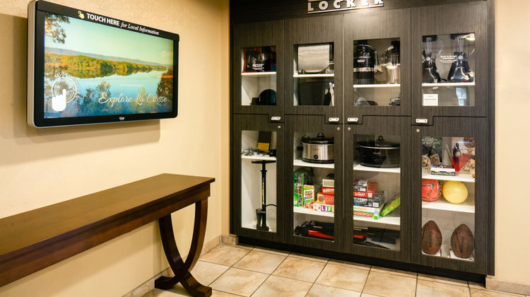 Candlewood Suites La Crosse Lobby