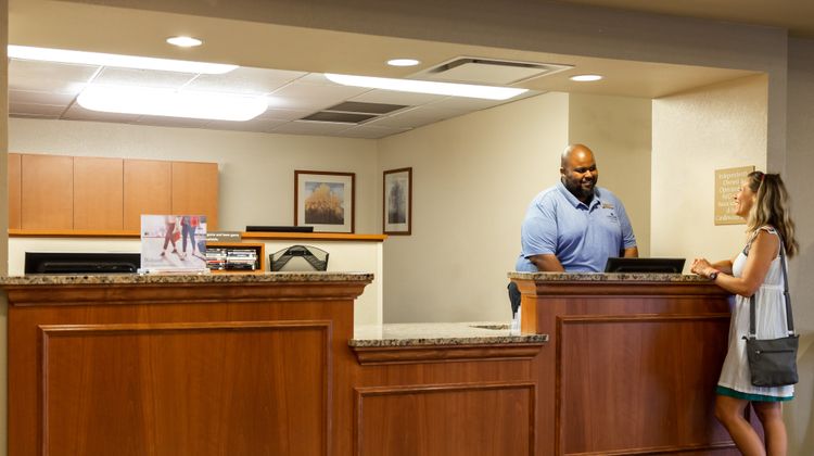 Candlewood Suites La Crosse Lobby