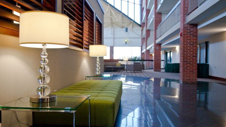Holiday Inn Oakville Centre Exterior
