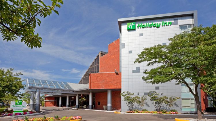 Holiday Inn Oakville Centre Exterior