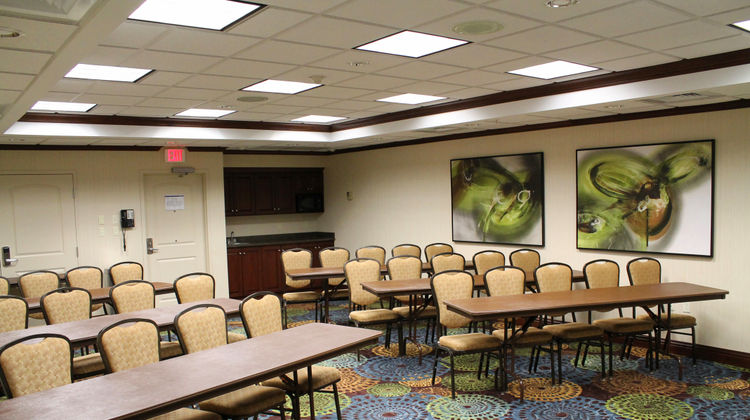 Holiday Inn Express Hotel & Suites Meeting