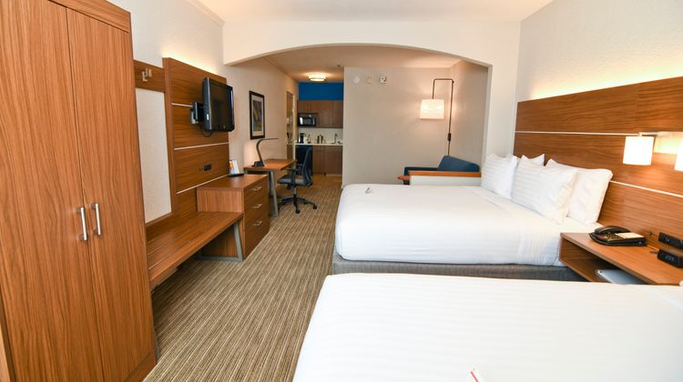 Holiday Inn Express Suite