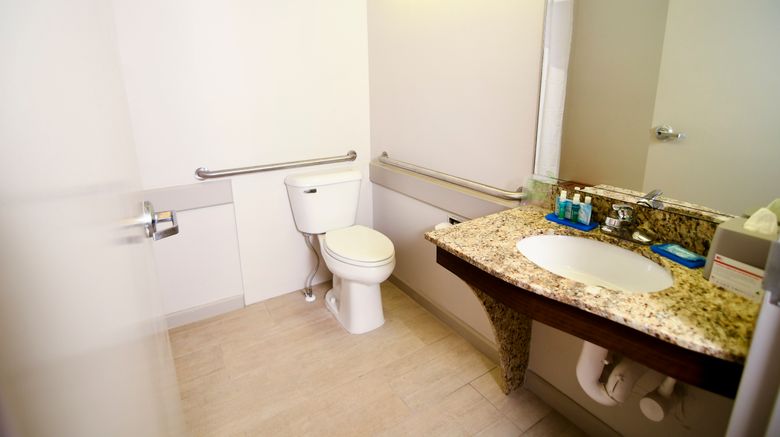 <b>Holiday Inn Express Room</b>. Images powered by <a href="https://www.leonardoworldwide.com/" title="Leonardo Worldwide" target="_blank">Leonardo</a>.