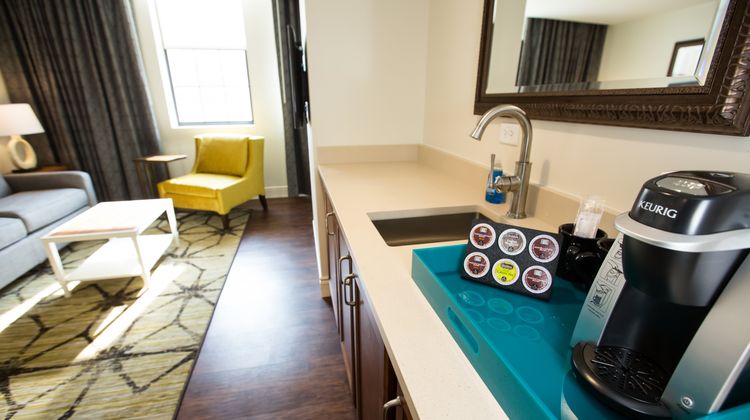 Hotel Indigo Baltimore Downtown Suite