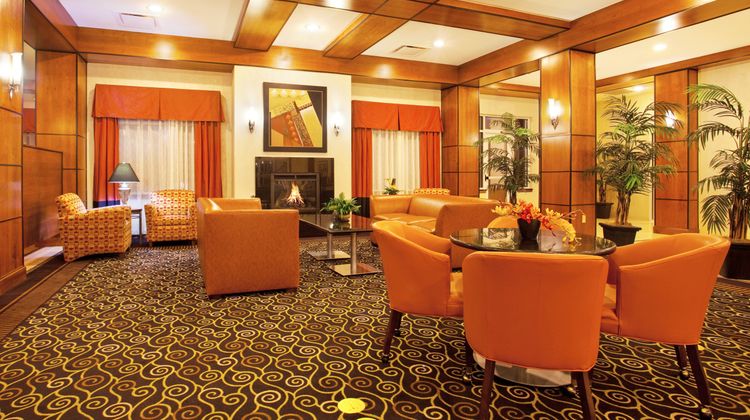 Holiday Inn Battle Creek Lobby