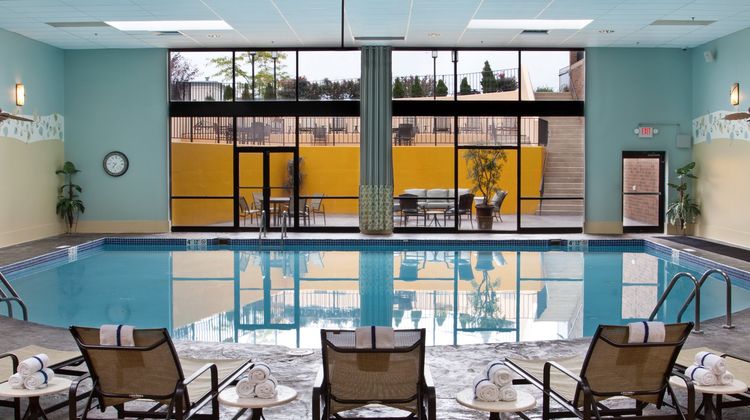Crowne Plaza Cleveland Airport Pool