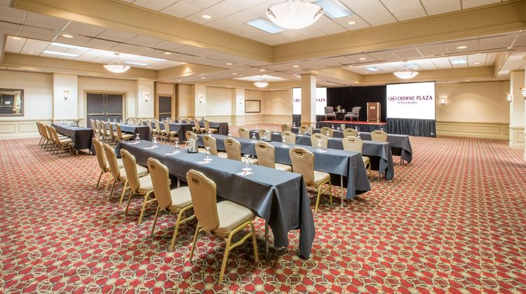 Crowne Plaza Cleveland Airport Ballroom