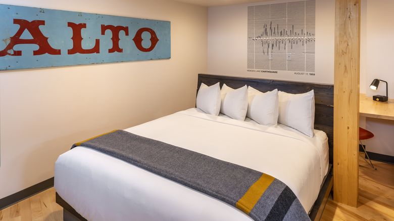 <b>The Lark Suite</b>. Images powered by <a href="https://www.leonardoworldwide.com/" title="Leonardo Worldwide" target="_blank">Leonardo</a>.