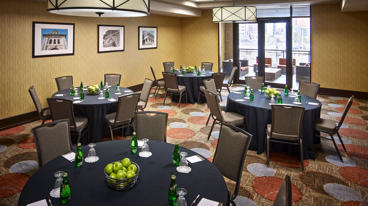 Staybridge Suites Hamilton-Downtown Meeting