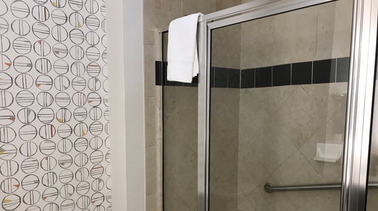 Holiday Inn & Suites McKinney-Fairview Room