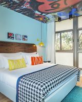 Hotel 75